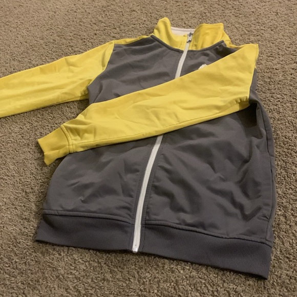 Puma light jacket/sweater - Picture 2 of 3